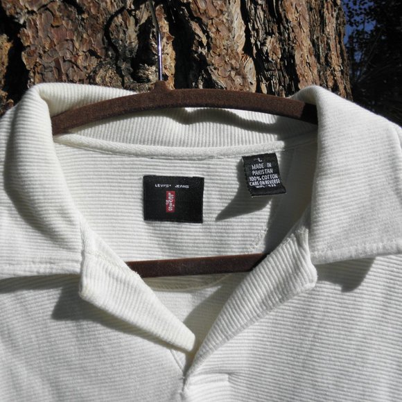 NWOT Men's Levis shirt. Heavy duty cotton. Very soft material. Large - Picture 4 of 7